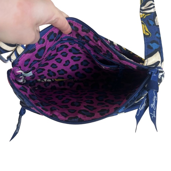 Vera Bradley patterned small crossbody bag - Picture 4 of 5